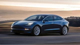 Elon Musk ait Tesla'nın piyasa değeri Avrupa'daki satışlarının düşmesiyle 1 trilyon doların altına geriledi