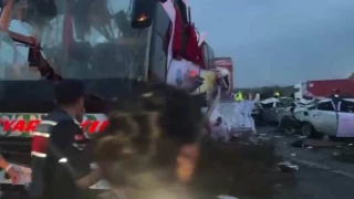 Mersin'de zincirleme trafik kazasnda 10 kii ld, 30 kii yaraland