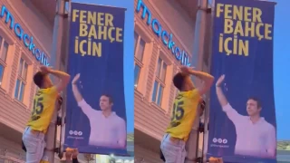 Fenerbahe taraftarlarndan Ali Koun afilerine saldr