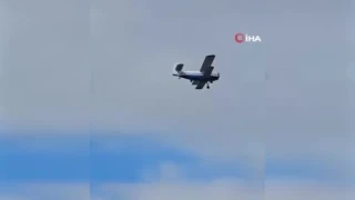 Paraşütçü gösteri sırasında yere çakıldı