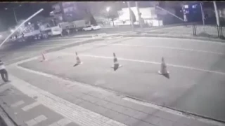 Diyarbak�r'da otomobil tren ile �arp��t�