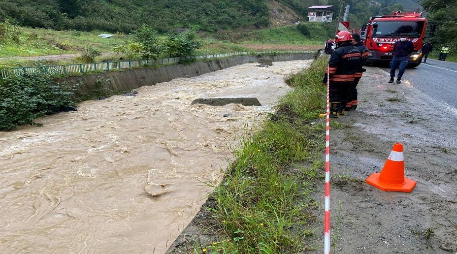 Yayladan dönerken dereye uçtular: 2 ölü
