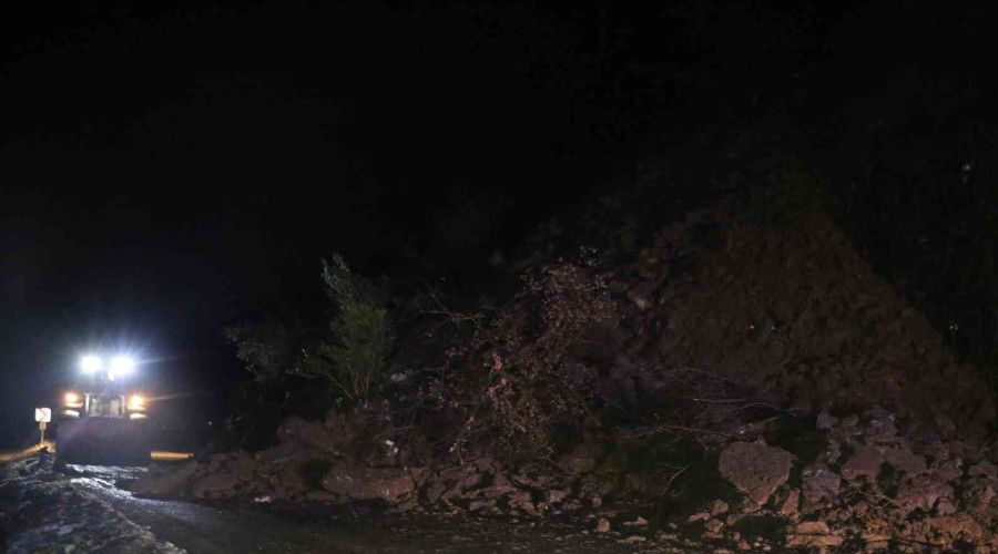 Zonguldak Ankara Karayolu heyelan nedeniyle trafiğe kapandı