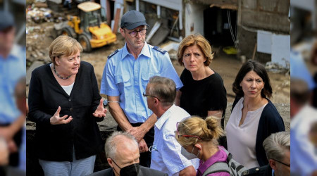 Merkel'den afet bölgesine ziyaret