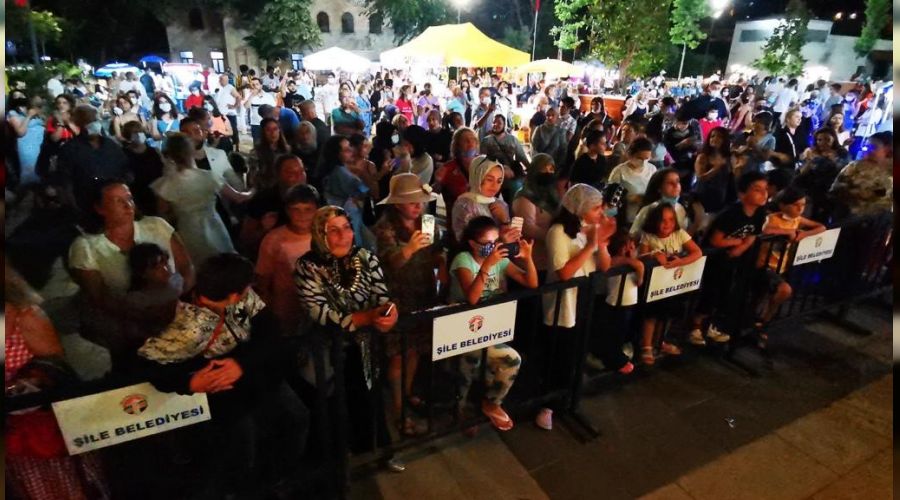 Şile'de sokak konserleri