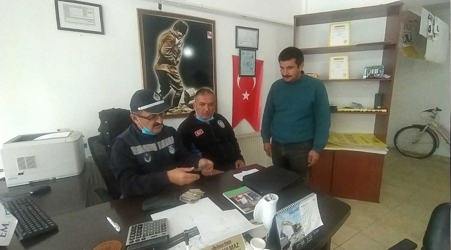 T�m birikimini pazar yerinde unuttu