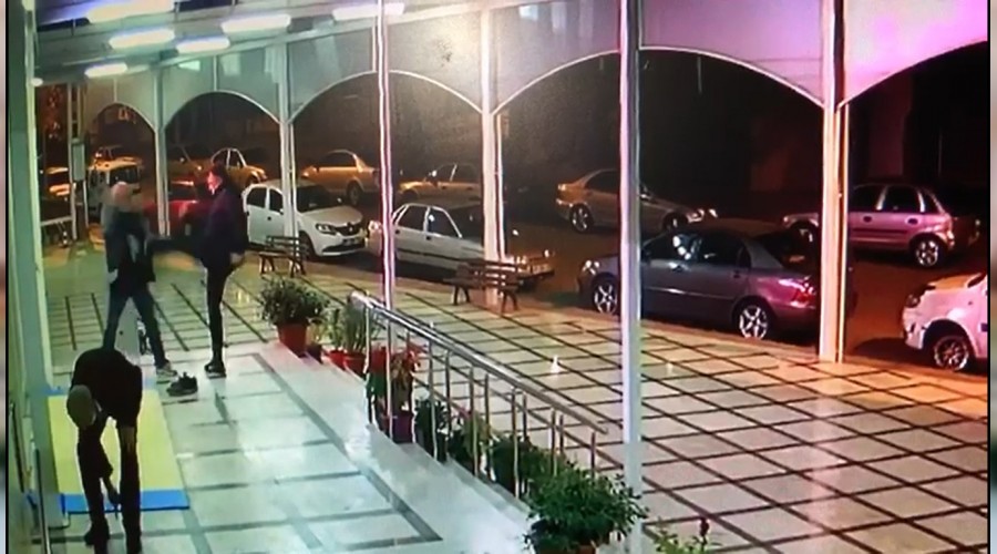 Cami ��k��� tekme tokat kirac� daya��