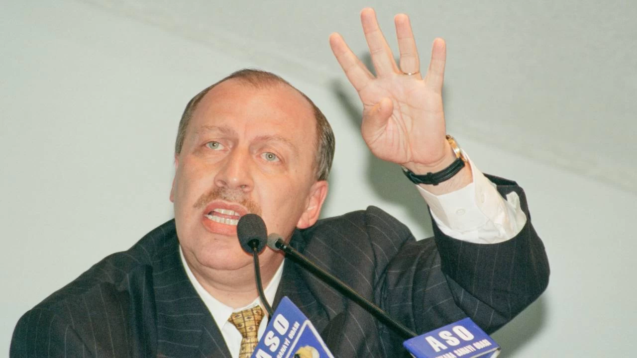 Eski bakan Ya�ar Okuyan vefat etti