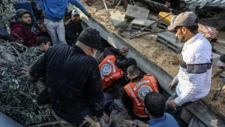 İsrail ordusu, saldırıların 74. gününde Refah'ta 25 Filistinliyi öldürdü