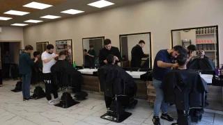 Diyarbak�r'da berberler yo�unluktan randevu sistemine ge�ti