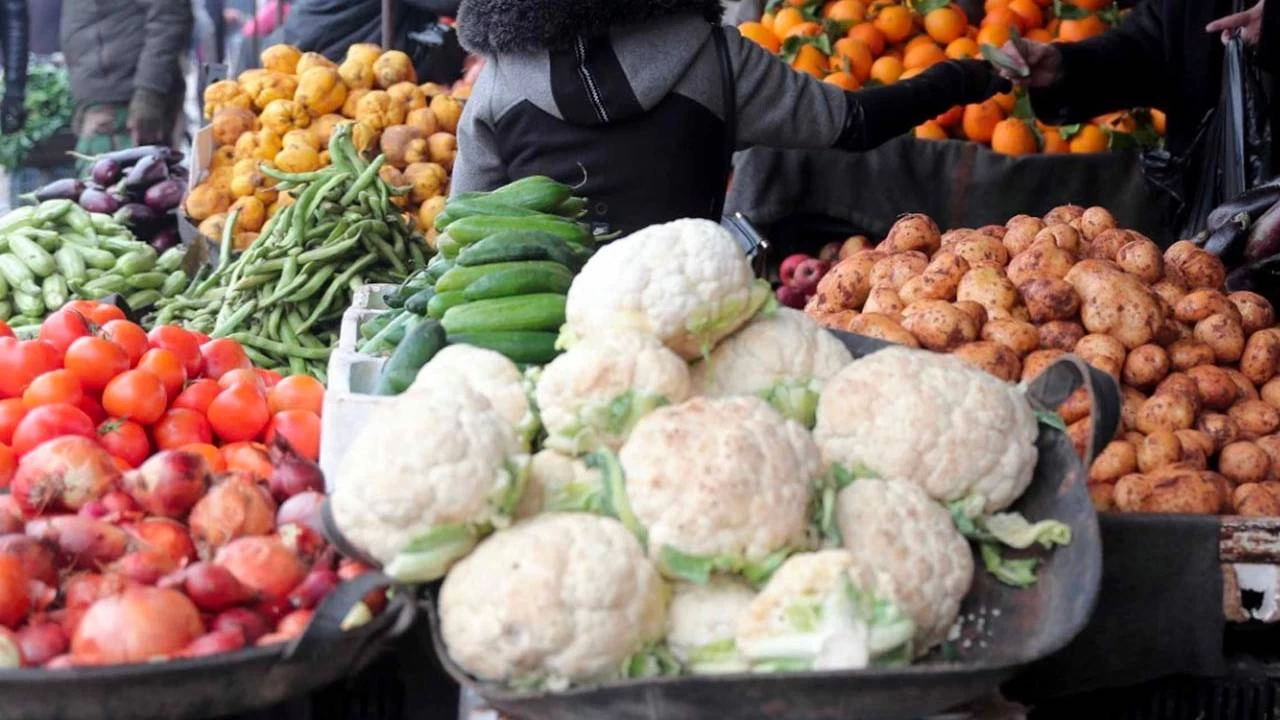 �stanbul'da zam �ampiyonu karnabahar oldu