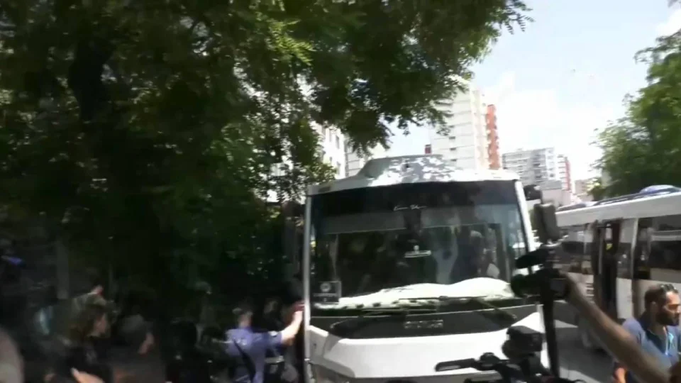NATO kar��t� eyleme polis m�dahalesi