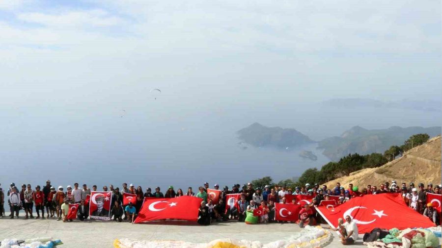 Ölüdeniz'de Cumhuriyet'in 100. yılına yakışır kutlama