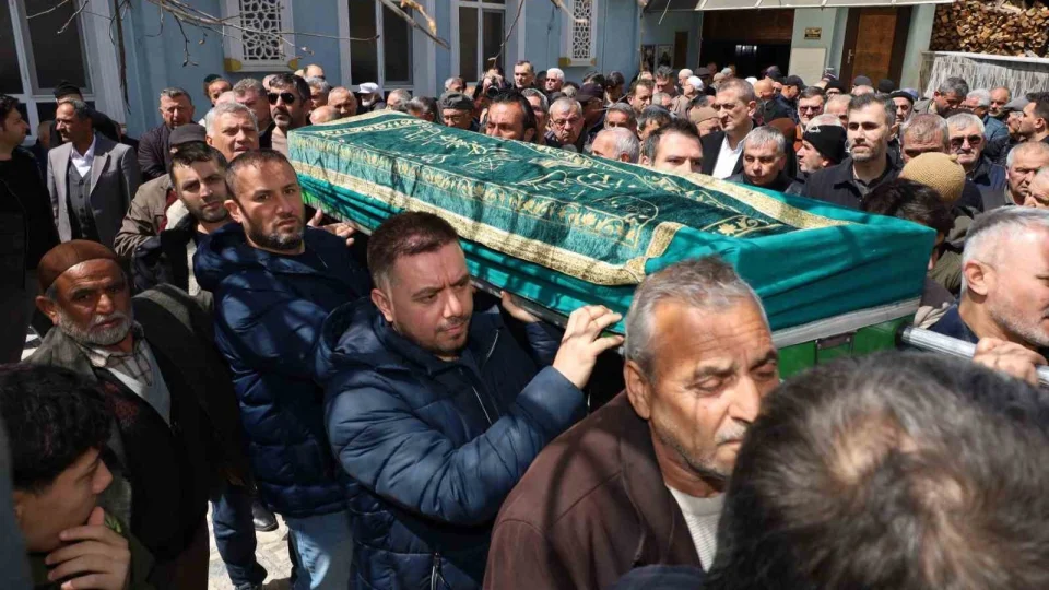 Samsun'da iki karde� yan yana topra�a verildi