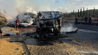 �anl�urfa'da ayn� istikamette giden iki t�r �arp��t�