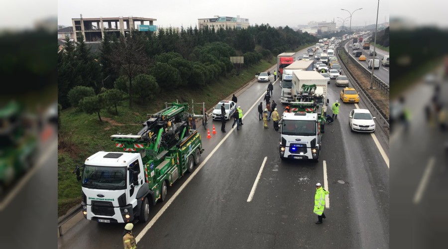 Trafiği kilitleyen kaza