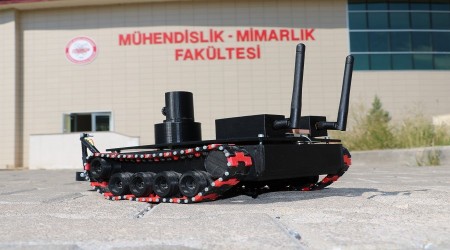 Yozgat Bozok Üniversitesi öğrencileri ‘mayın arama robotu’ yaptı.