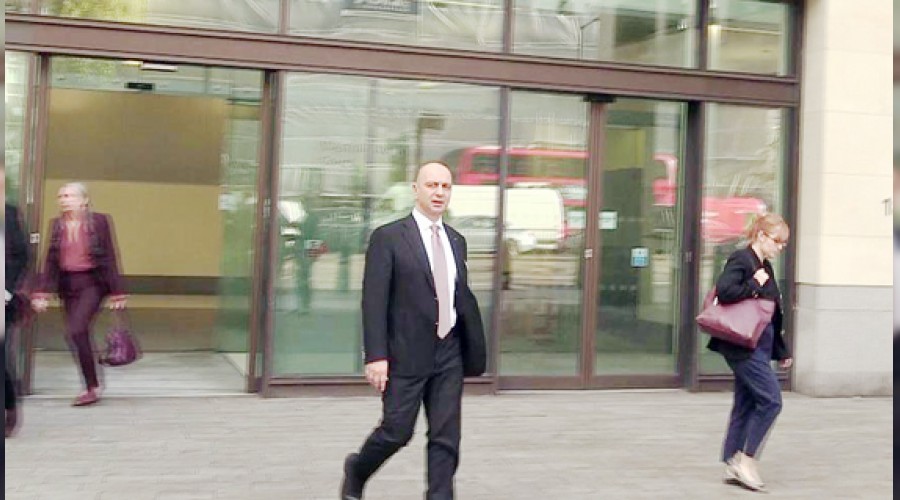 Akın İpek'i Kuseyri yurtdışına çıkarmış