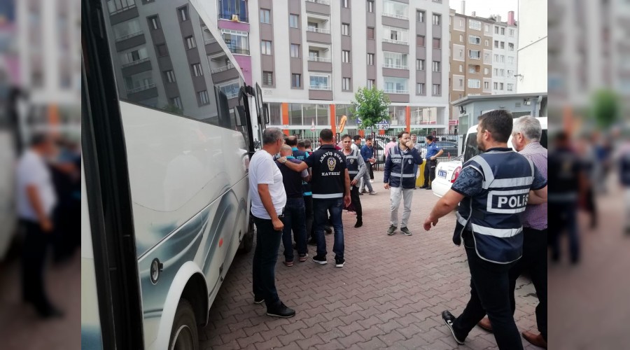Aranan şahıslara Özel Harekat operasyonu
