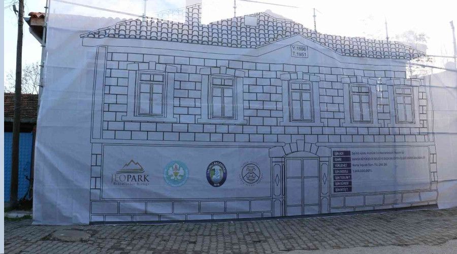 Atatürk Evi'nde restorasyon sürüyor