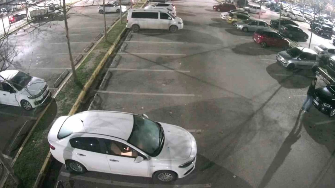 Eline ta� ald�, 35 arac�n cam�n� b�yle k�rd�