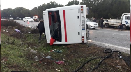 İşçi taşıyan otobüs devrildi: 17 yaralı