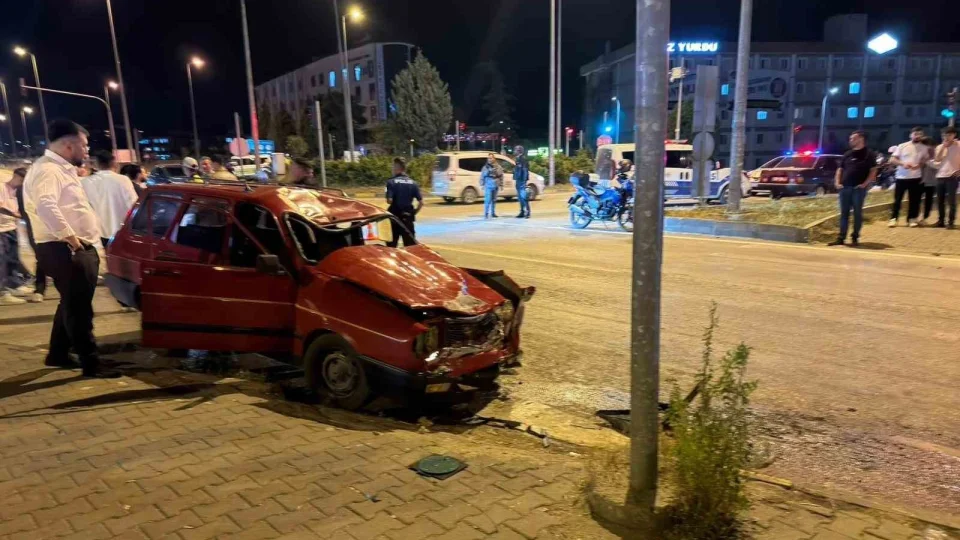 K�rm�z� ���kta deh�et: Gen� motosikletli 36,5 metre s�r�klendi