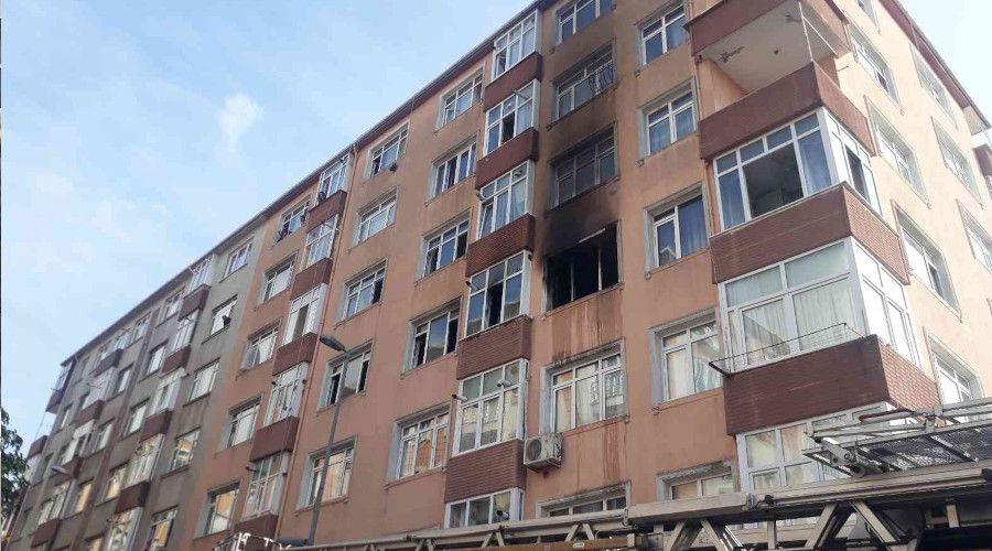 Kkekmece'de yangn panii: 6 kii binada mahsur kald