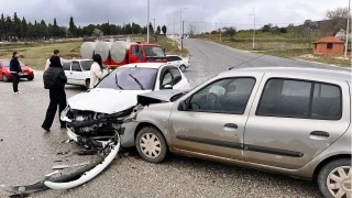 Kula'da yar�m saat arayla iki kaza: 5 yaral�