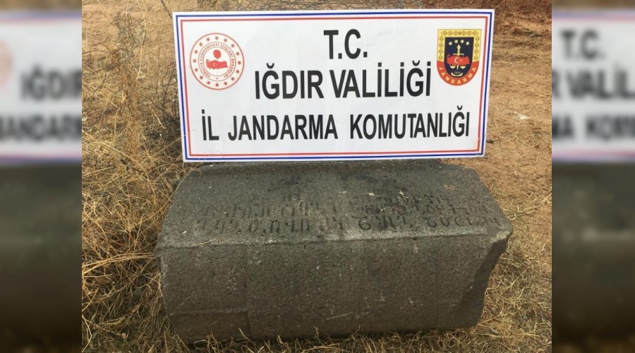 Lahitleri satmak isterken yakaland�lar