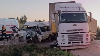 Osmaniye'de tır ile minibüs çarpıştı: 2 ölü, 2 ağır yaralı