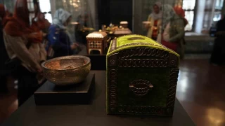 Ramazan'da Topkapı Sarayı Mukaddes Emanetlere yoğun ilgi