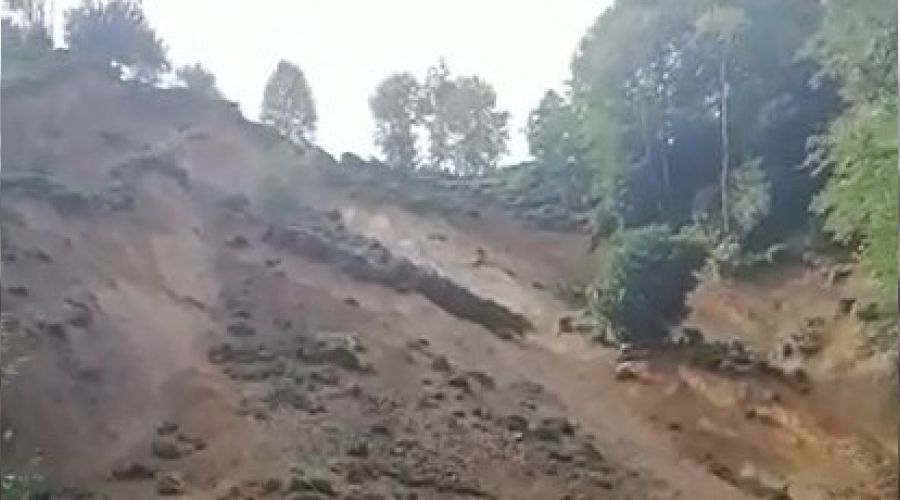 Rize'de şiddetli yağış heyelanlara neden oldu