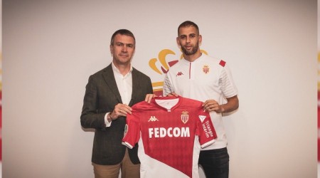 Slimani, Monaco'ya imza attı