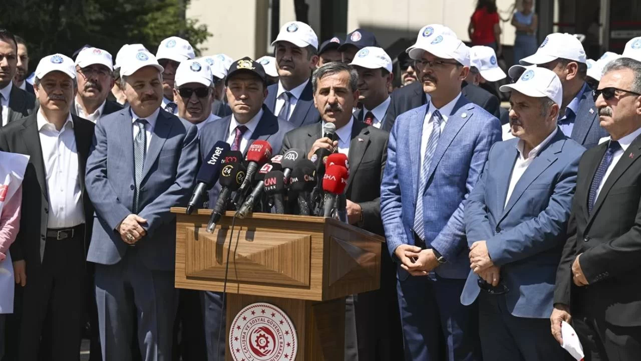 Trkiye Kamu-Sen'den memurlar iin yzde 58,46+10'luk zam talebi