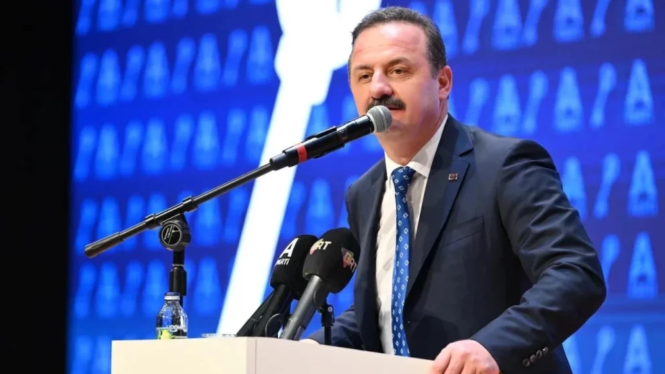 Yavuz A��ralio�lu'ndan �lber Ortayl�'ya ge�mi� olsun mesaj�