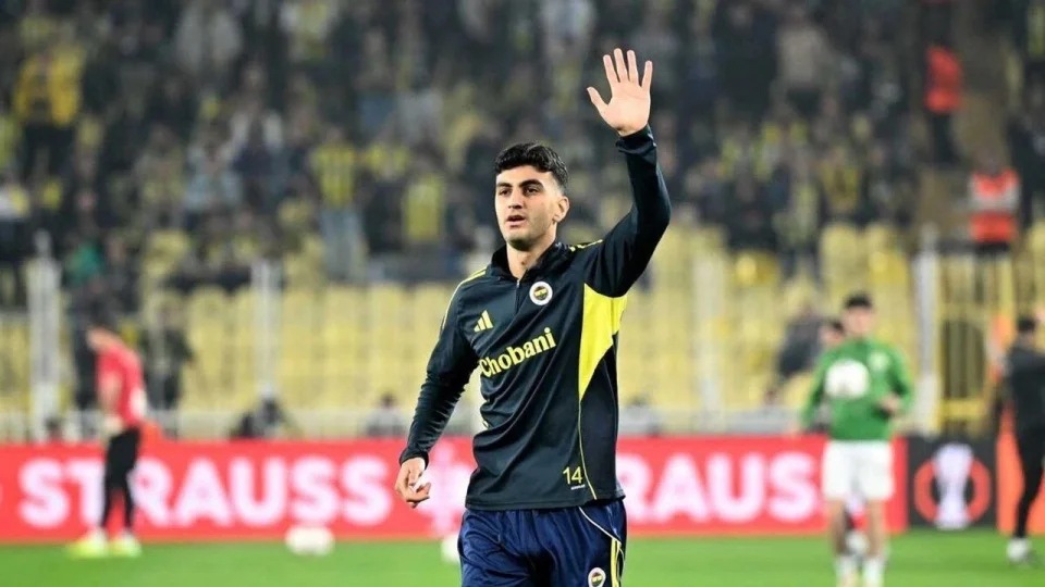 Yi�it Efe Demir ayr�lmak �zere: Eli kula��nda