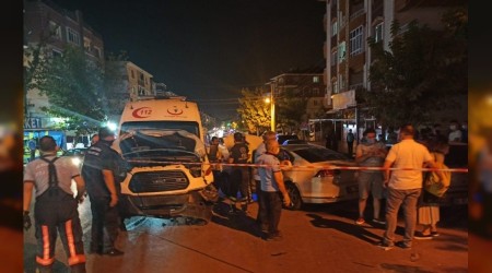 Başkent'te ambulans kaza yaptı