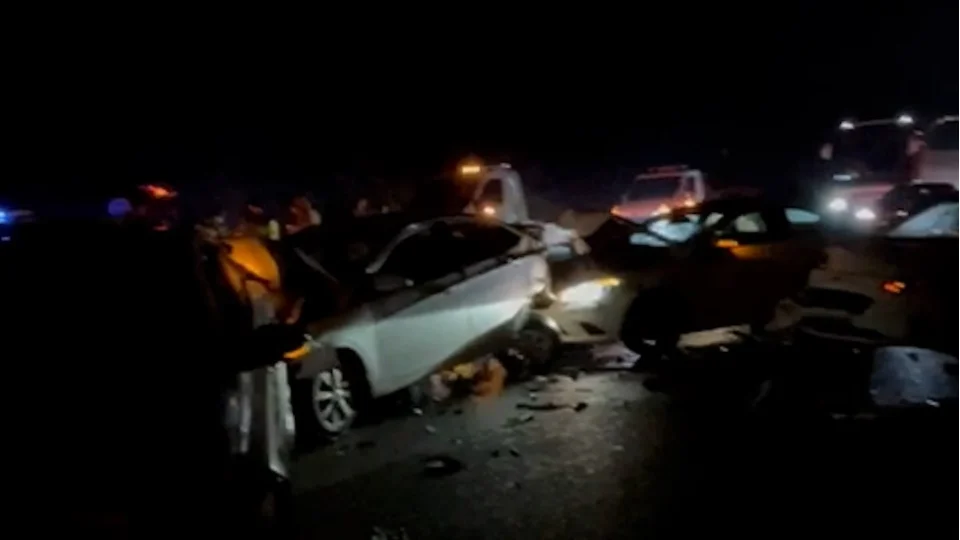 Bayram d�n��� zincirleme kaza: 5 ara� birbirine girdi