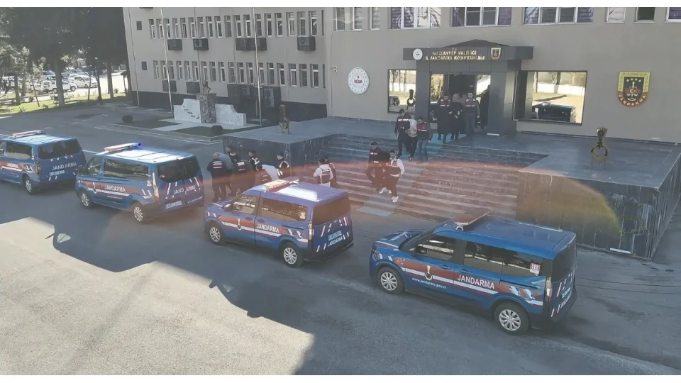 Gaziantep merkezli 8 ilde nitelikli dolandırıcılık operasyonu: 14 tutuklama