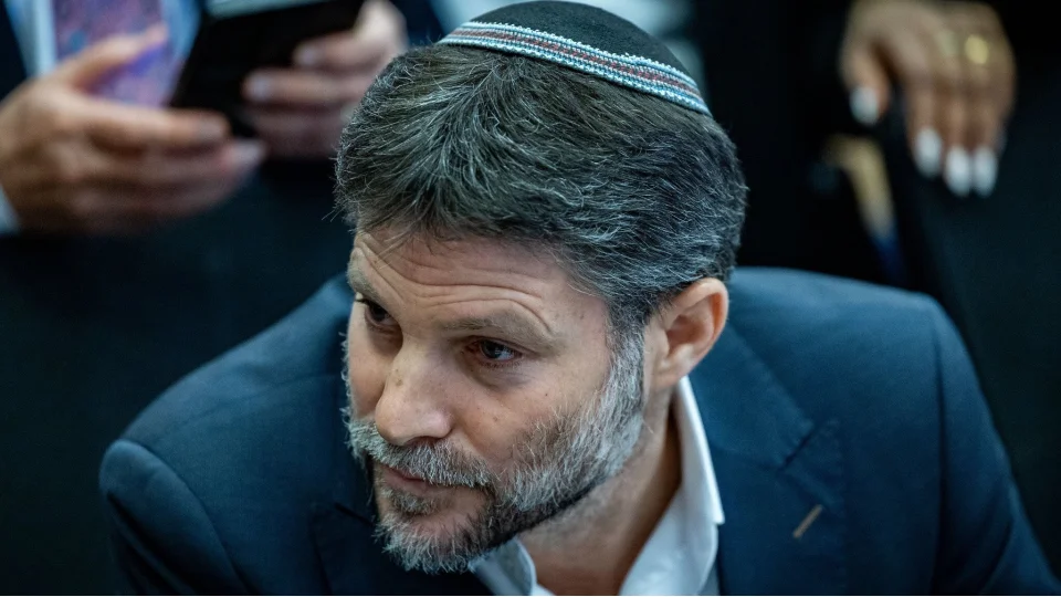 �srailli a��r� sa�c� bakandan Netanyahu'ya Gazze s�n�r�na 3 yerle�im yeri kurulmas�n� onaylama �a�r�s�