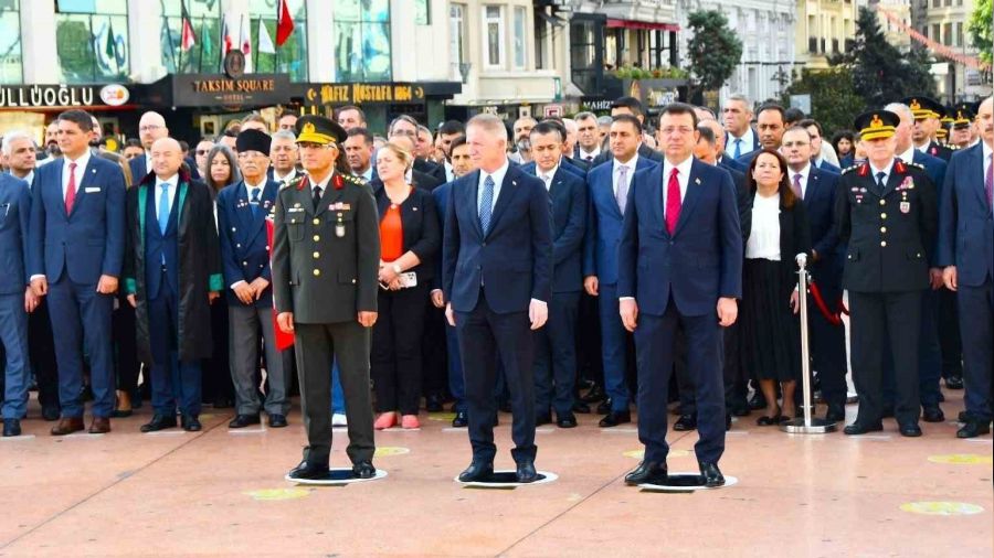 �stanbul'un kurtulu�unun 100'�nc� y�ld�n�m� Taksim'de kutland�