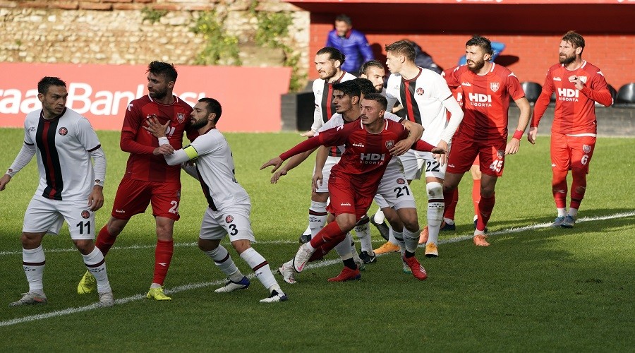 Karagümrük penaltılarla turladı