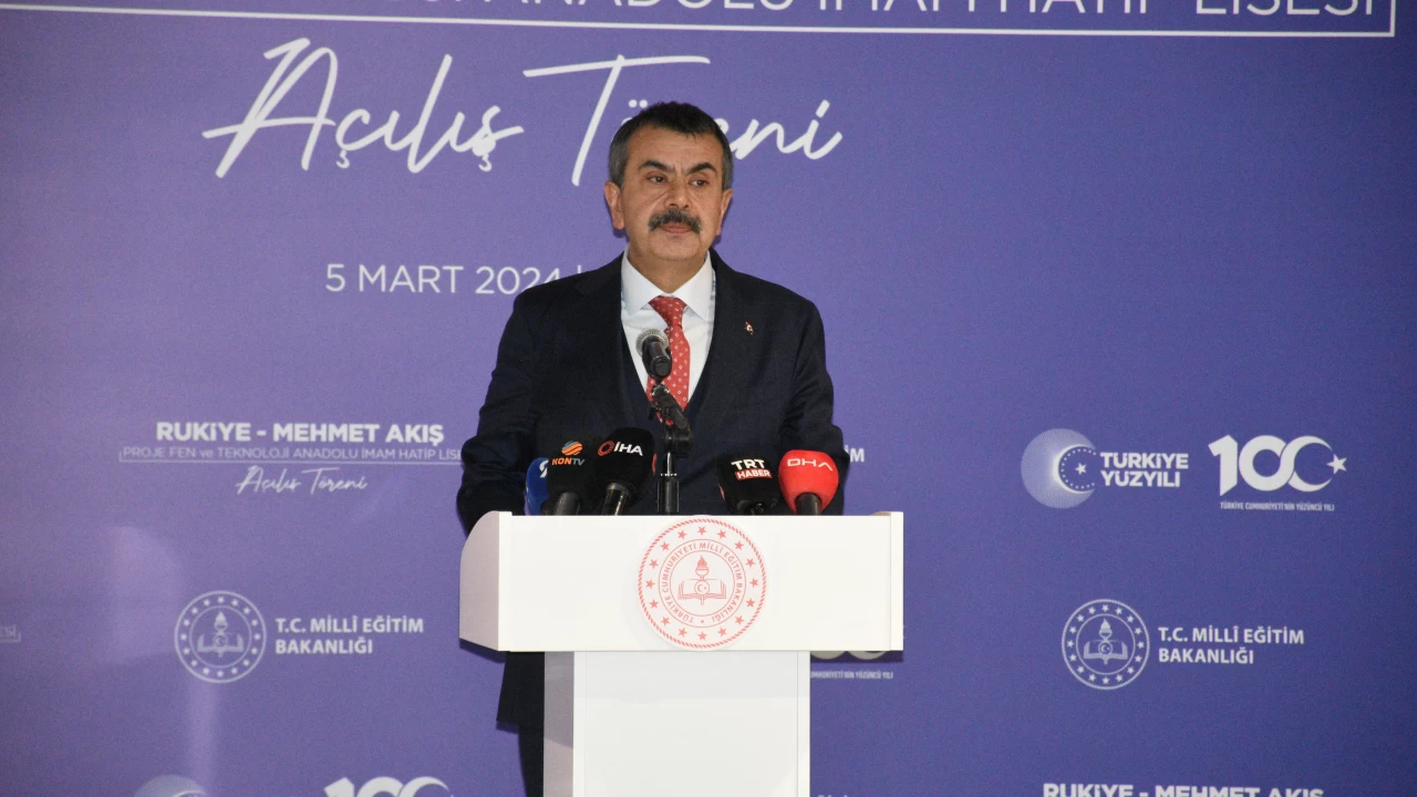 Milli Eğitim Bakanı muhalefet belediyelerini hedef aldı