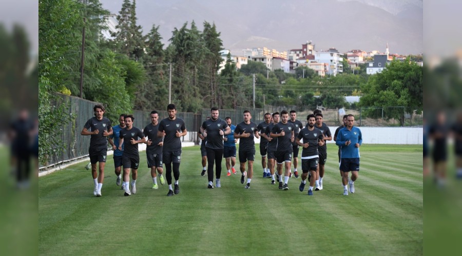 S�per Lig haz�rl��� ba�lad�