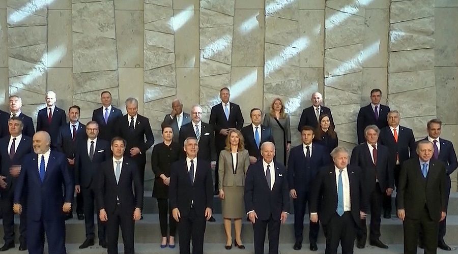 Ukrayna g�ndemli ola�an�st� NATO zirvesi ba�lad�