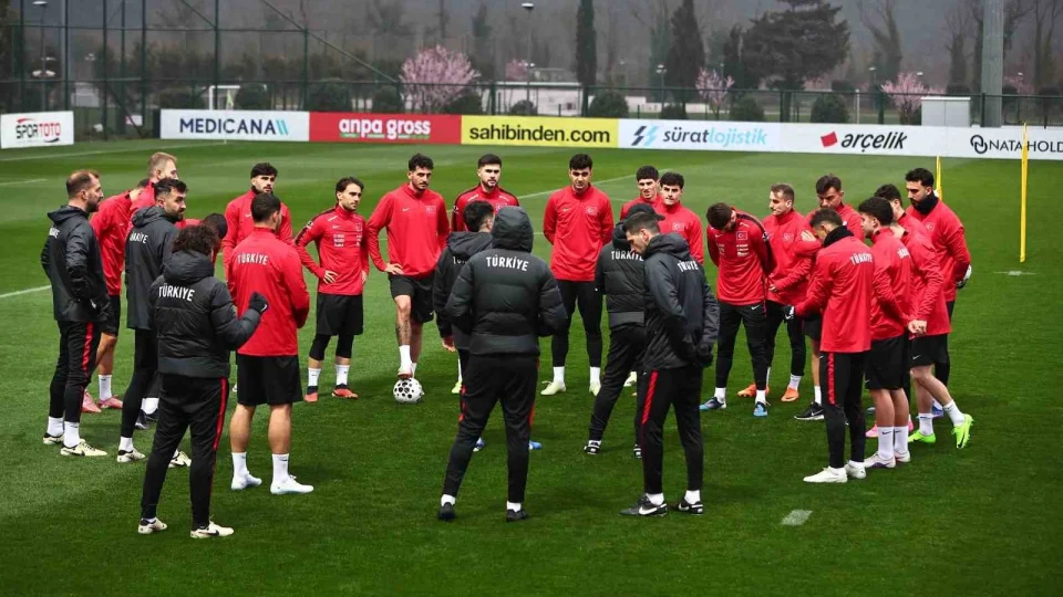 A Milli Futbol Tak�m�, Romanya ma�� haz�rl�klar�n� s�rd�rd�