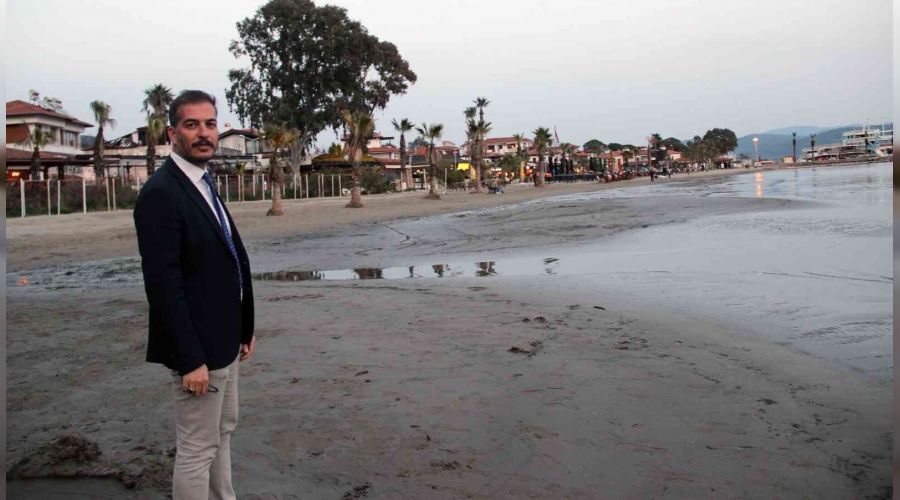 Akyaka'da deniz suyu 50 metre ekildi