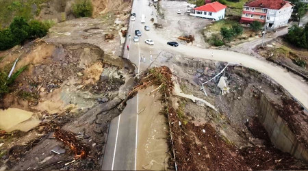 Batı Karadeniz'i sel vurdu