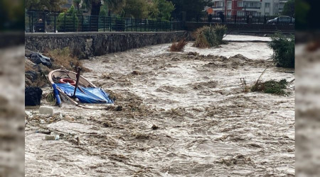 anakkale'de iddetli ya etkili oldu